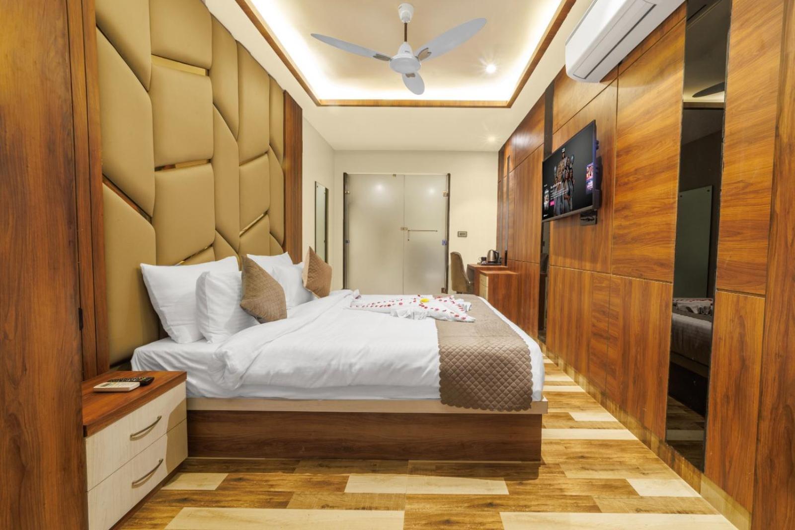Hotel Golden Peacock Haridwār Buitenkant foto